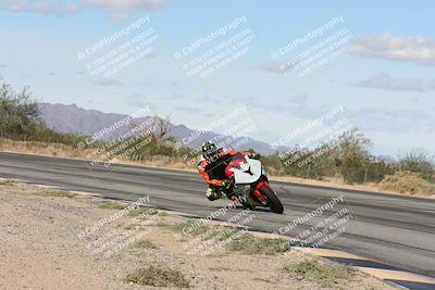 media/Nov-16-2025-Race Pace (Sun) [[8c5fa54630]]/Non Verified Riders (1st 20 Minutes)/3-Turn 3 Inside (11am)/